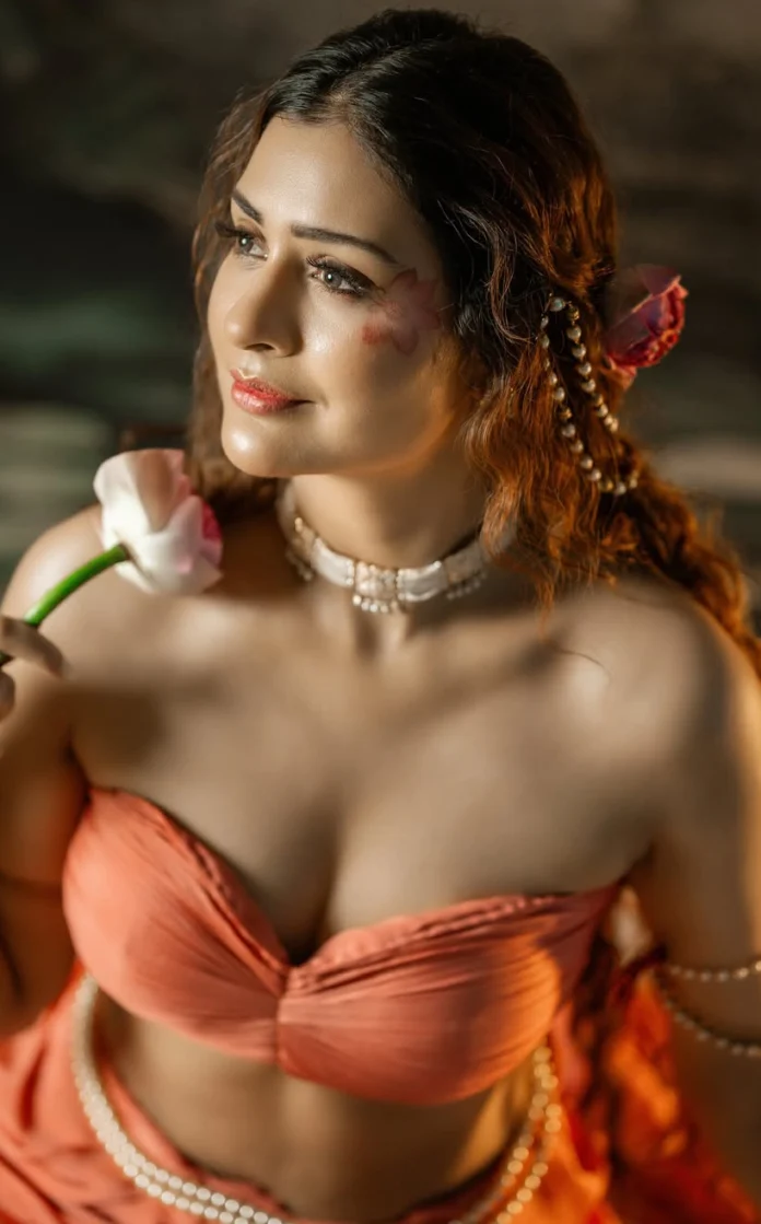 Payal Rajput dazzling like a celestial maiden