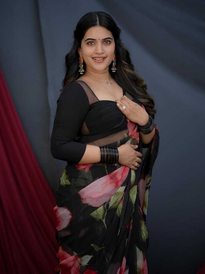 New Photos Sravanthi Chokkarapu
